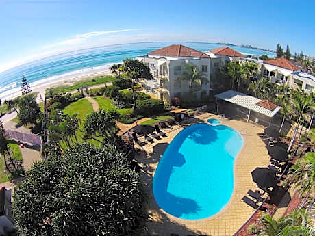 Golden Riviera Absolute Beachfront Resort