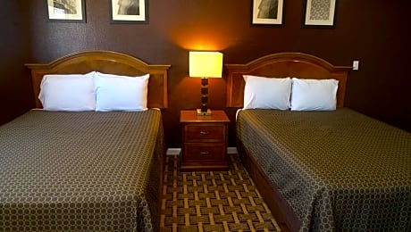 Two Queen Beds Smoking