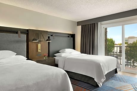 2 Queen Suite Accessible with Roll In Shower Non-Smoking
