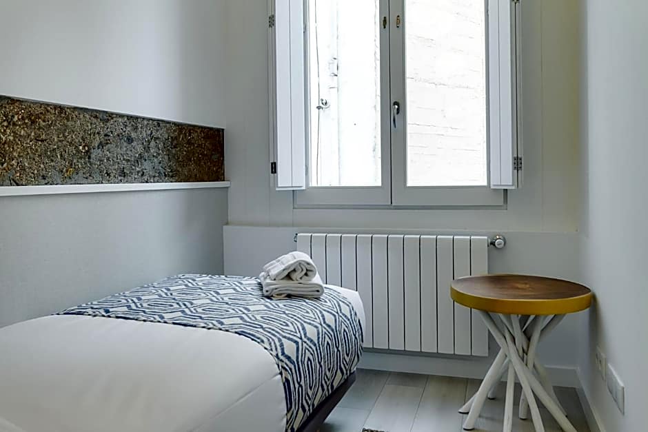 Santiago Center Rooms