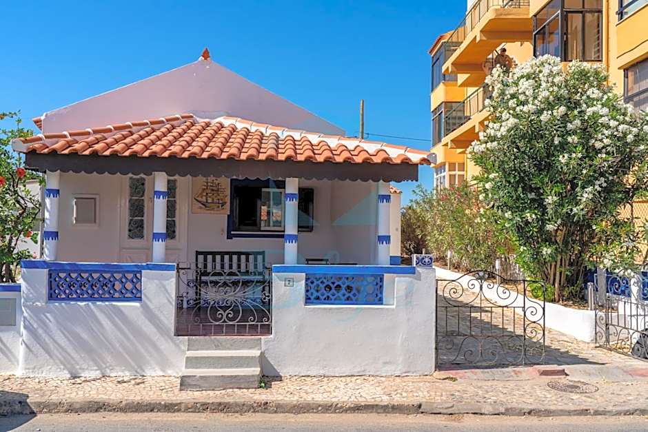 Blife Faro Beach Hostel & Rooms