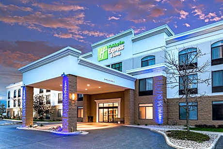 Holiday Inn Express and Suites Cedar Falls Waterloo By IHG