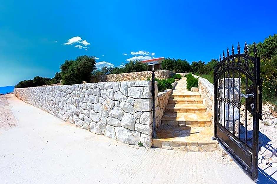 Luxury Beachfront Villa Dalmatino Trogir with private pool right at the beach in Okrug Gornji - Ciovo