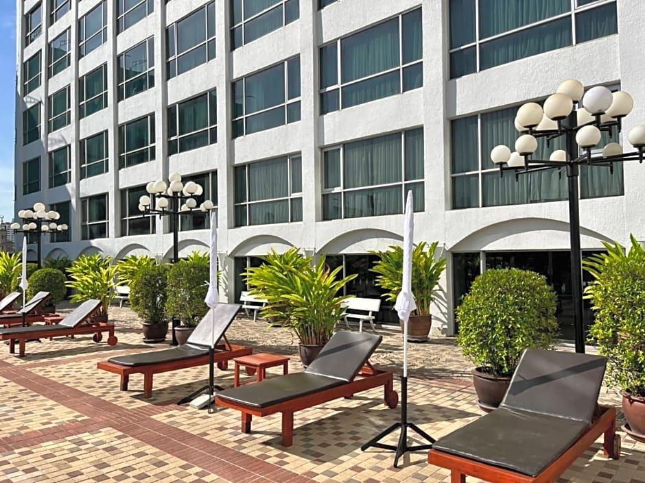 Bangkok Palace Hotel