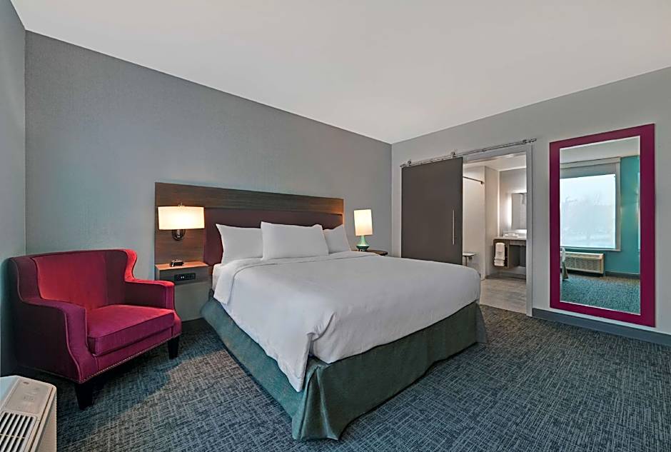 Photo 1 of 5 of 1 King Bed Suite, Hearing/Mobility Accessible, Bathtub
