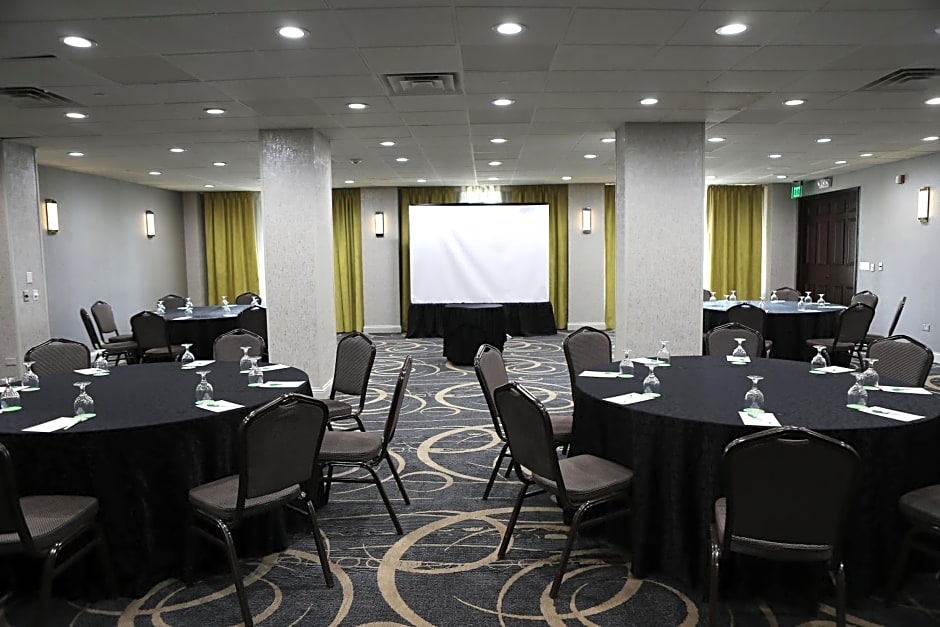 Holiday Inn Chicago/Oak Brook By IHG