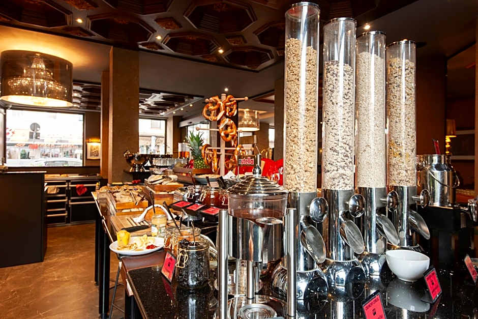 Kings Hotel First Class