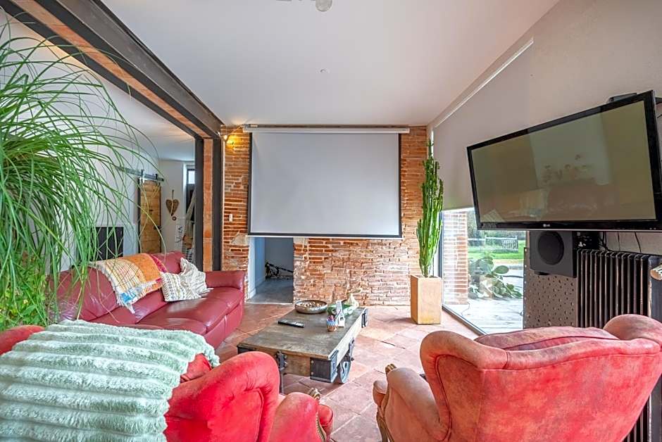 Château Fourclins Domaine privatif 16 personnes Parc & Bassin naturel Proche Toulouse