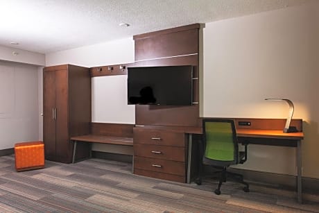 King Suite - Wheelchair Accessible
