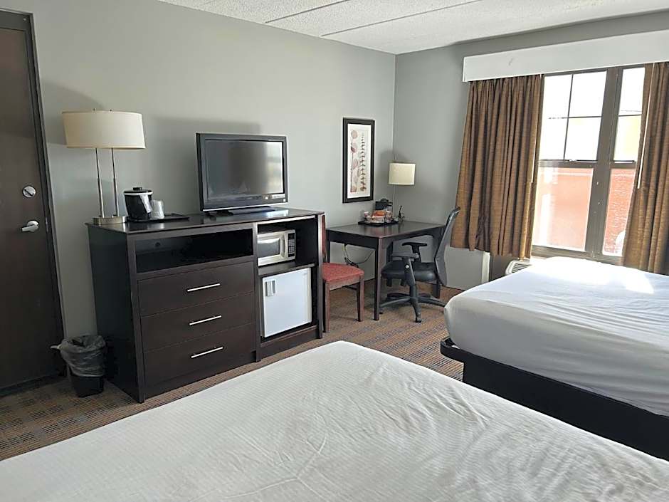Photo 1 of 4 of Deluxe 1 Queen Bed, Mobility Accessible