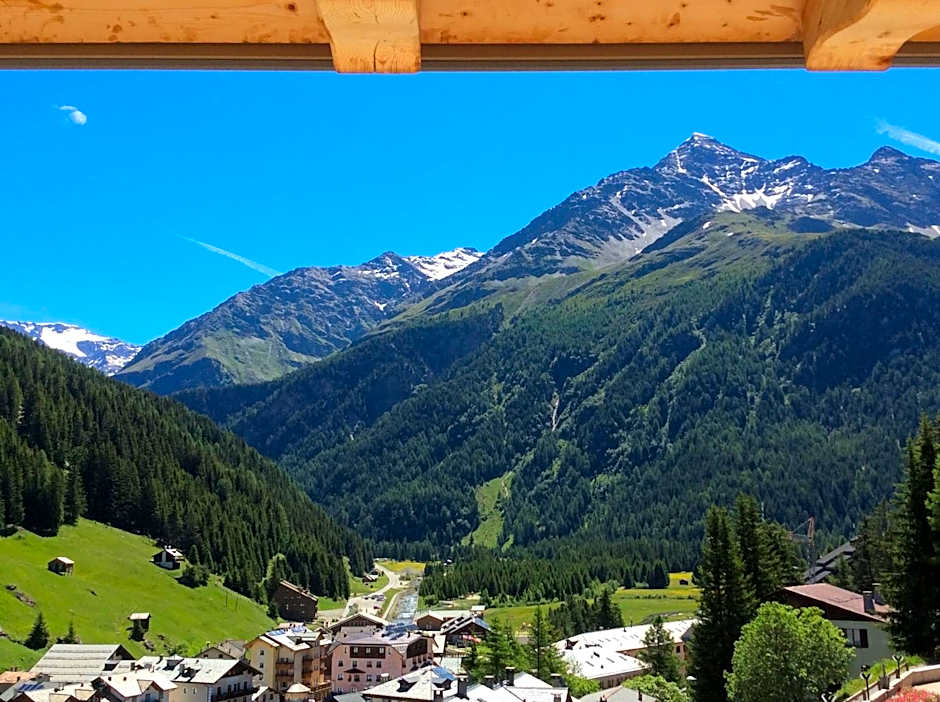 Hotel Meublè Adler - Rooms & Mountain Apartments