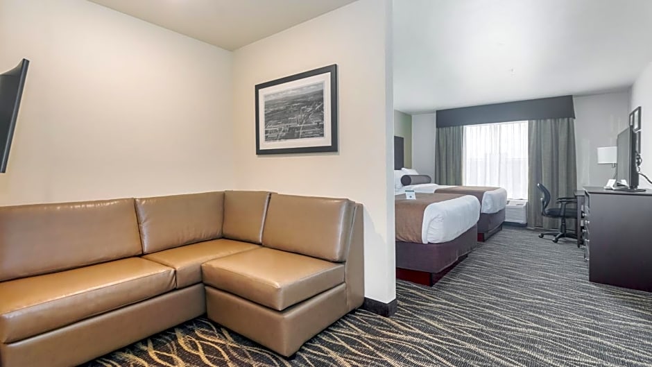 Cobblestone Hotel & Suites - Janesville