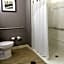 Holiday Inn Hotel & Suites Bloomington Airport By IHG