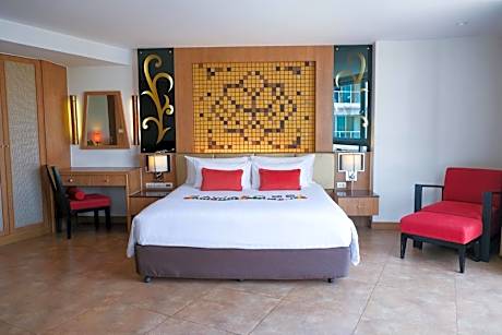 One Bedroom Deluxe Suite