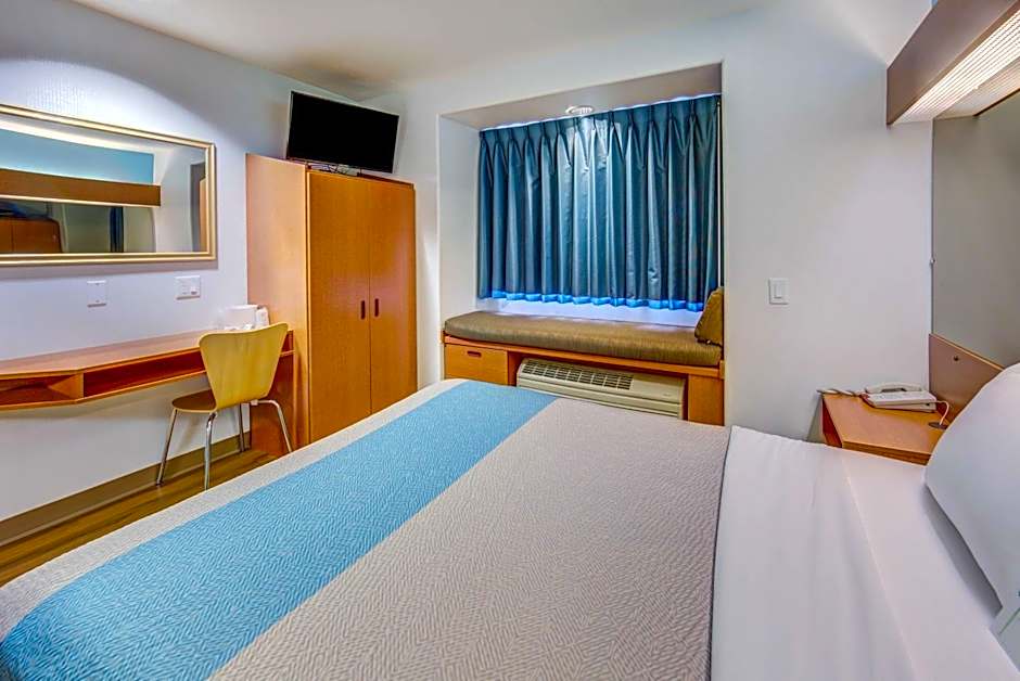 Motel 6 Sutherlin, OR - I-5