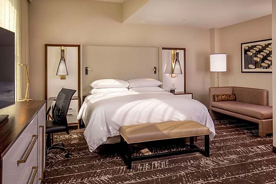 DoubleTree By Hilton Youngstown Downtown