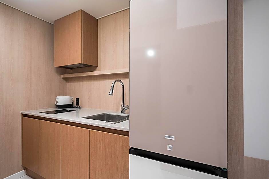 Geoje Mongdol Beach H Avenue Hotel