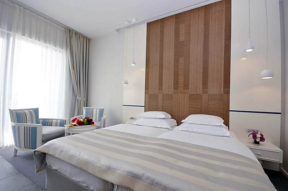Photo 1 of 6 of 1 Double Bed or 2 Beds, Balcony