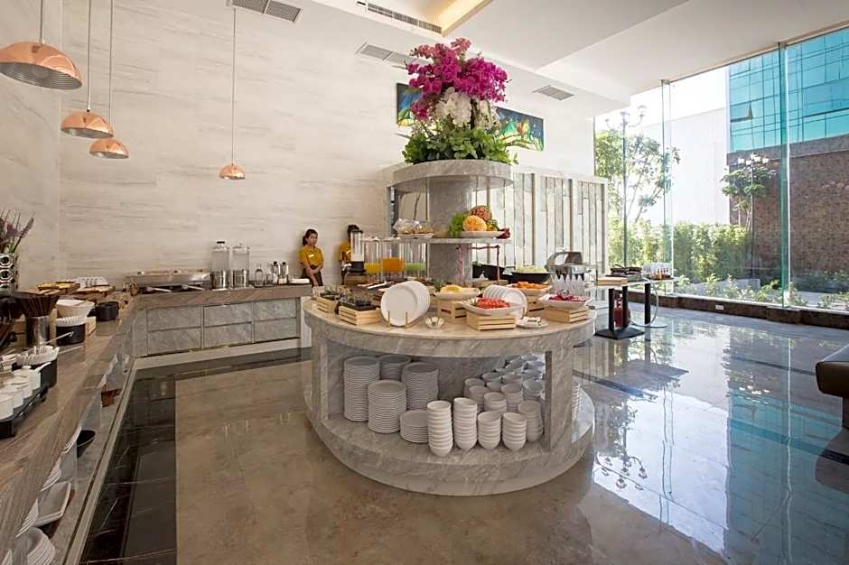 Elegant Airport Hotel