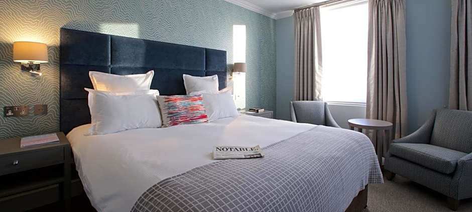 54 Queen's Gate Hotel