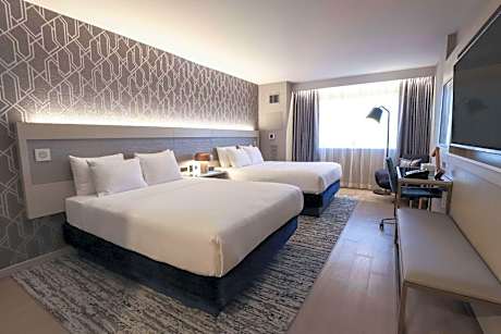 2 Queen Beds