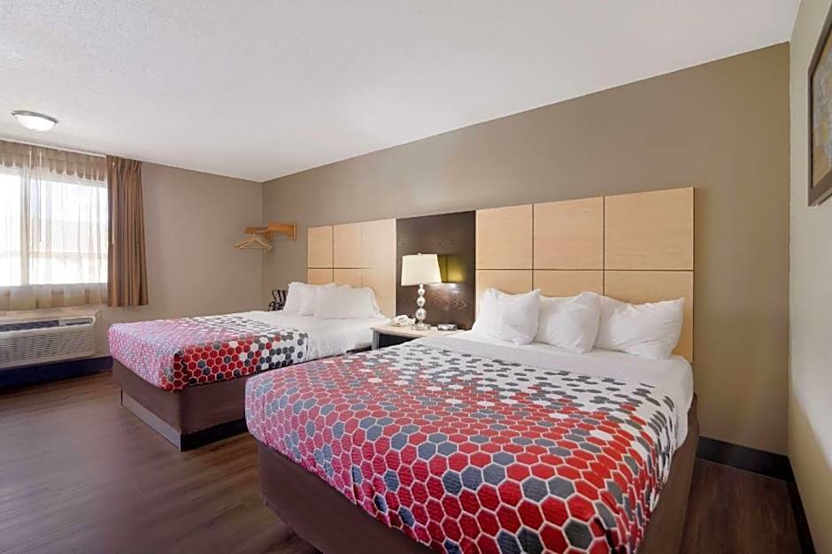 Econo Lodge Grand Forks