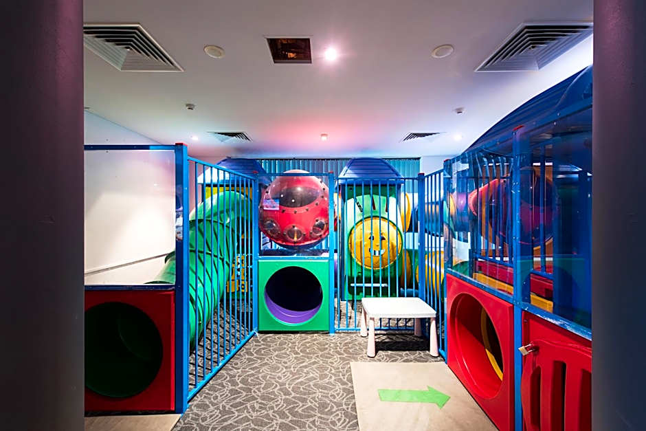 Nightcap at Rose & Crown Hotel