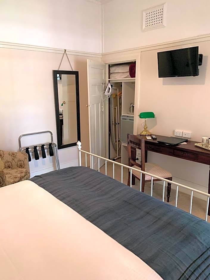 Rosebridge House Bed & Breakfast