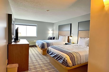 2 Queen Beds Suite 2 Jetted Tubs Non-Smoking
