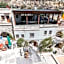 Canyon Cave Hotel
