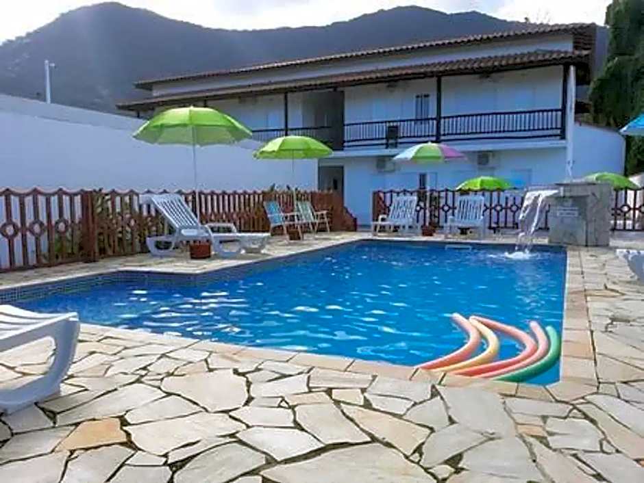 Apartamento de 2 quartos em maresias com piscina