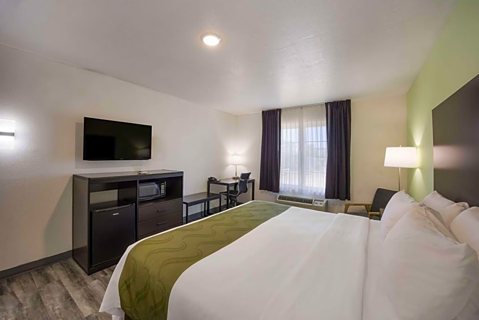Quality Inn & Suites Clayton, NM
