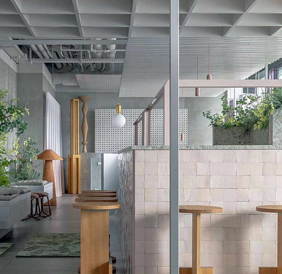 Locke at East Side Gallery