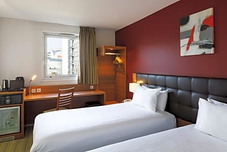 2 Twin Standard Top Floor