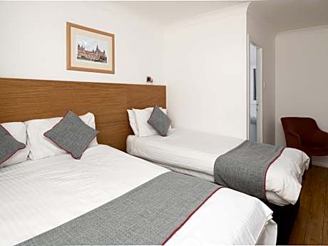 Deluxe Family Room