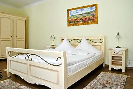 Apartment 3*** (2-4 Adults)