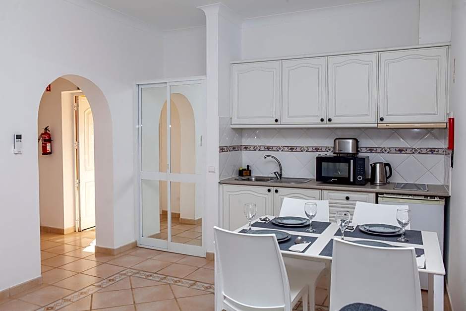 Atalaia Sol Aparthotel - tennis & heated pool in winter