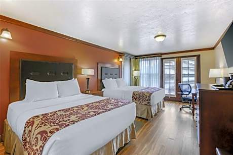 Queen Room with Two Queen Beds and Balcony - Non-Smoking