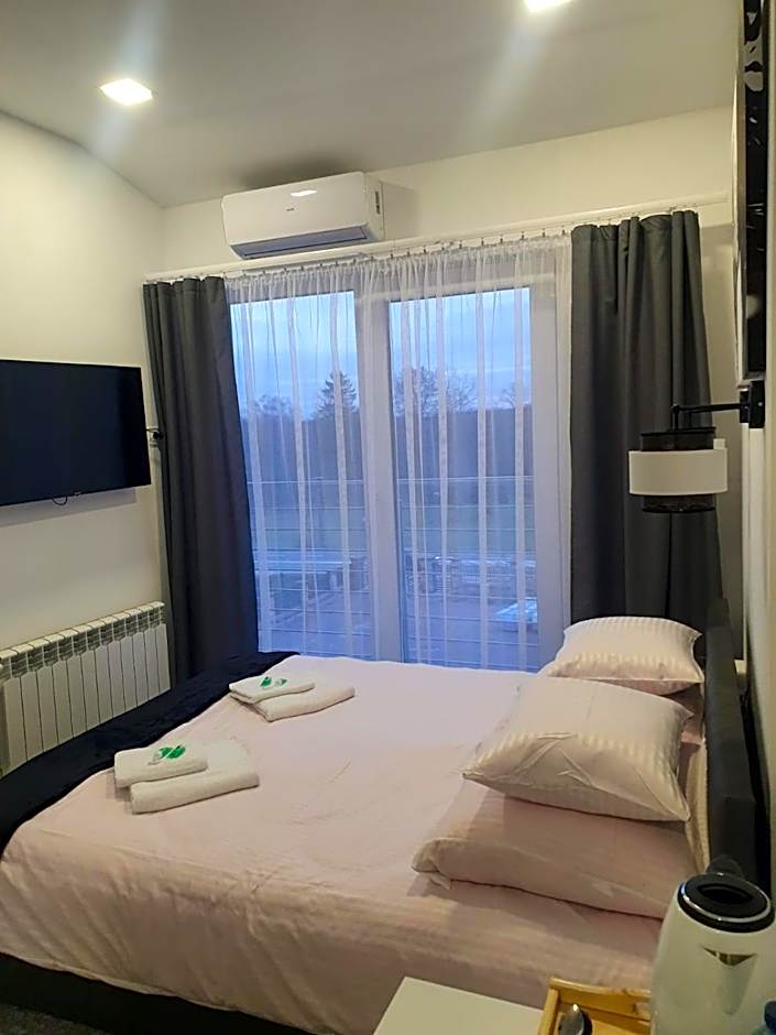 Comfort Stay, EV, Parking