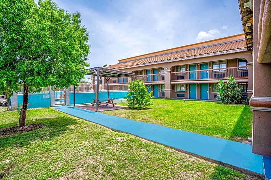 Lone Star Inn & Suites by OYO Harlingen TX