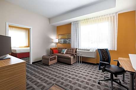 One-Bedroom Queen Suite with Sofa Bed - Mobility/Hearing Accessible with Roll-In Shower