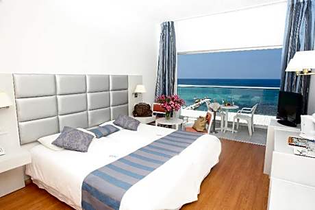 Standard Sea View Room