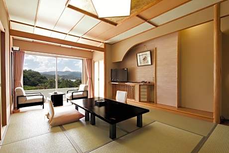 Japanese-Style Standard Room with Sea View