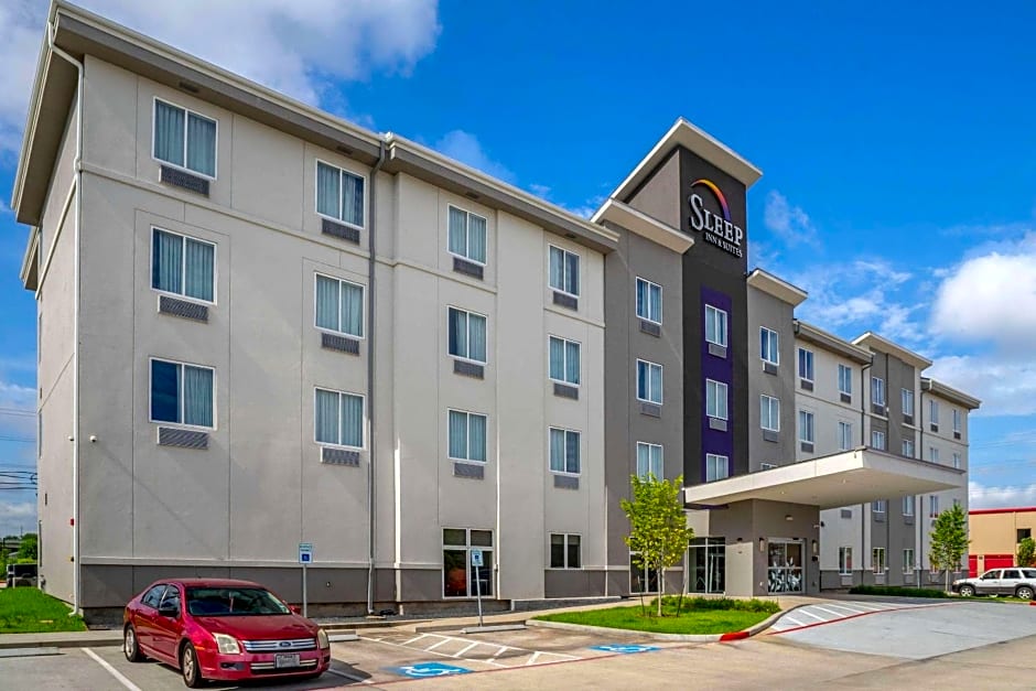 Sleep Inn & Suites