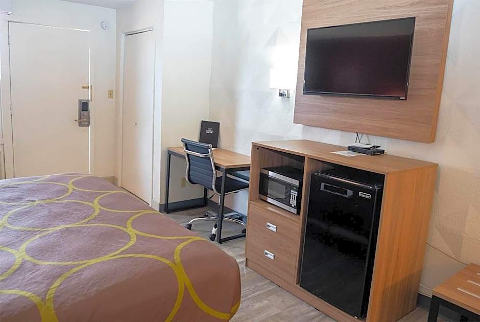 Super 8 by Wyndham Newcastle