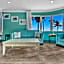 Panoramic beachfront Suite