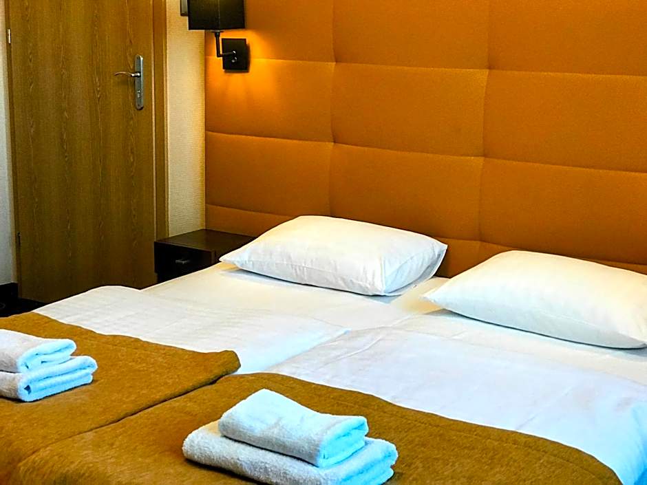 La Petite APARTMENTS & ROOMS