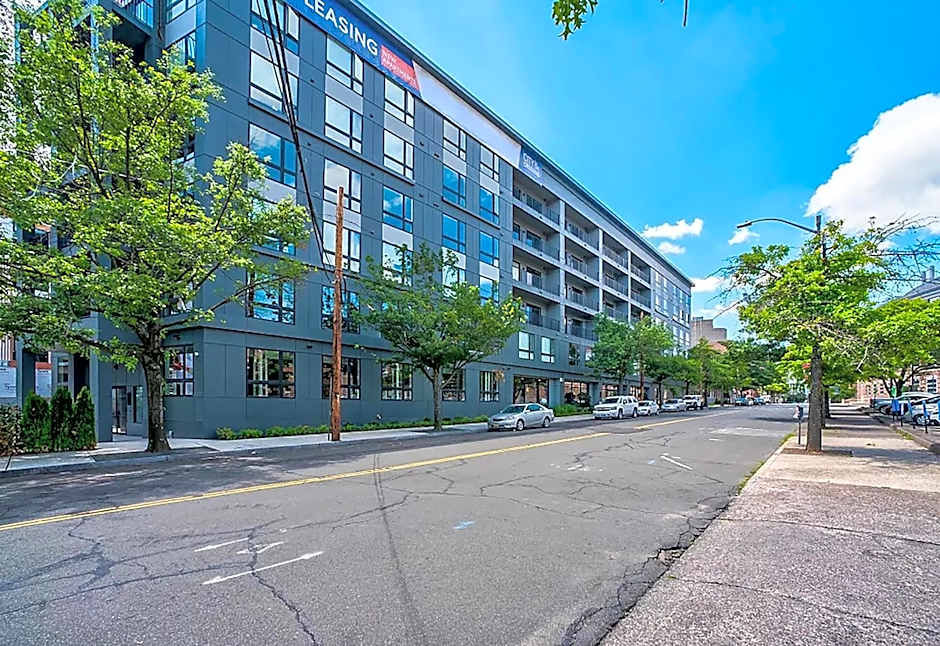 Luxury Furnished Apartments by Hyatus Downtown at Yale