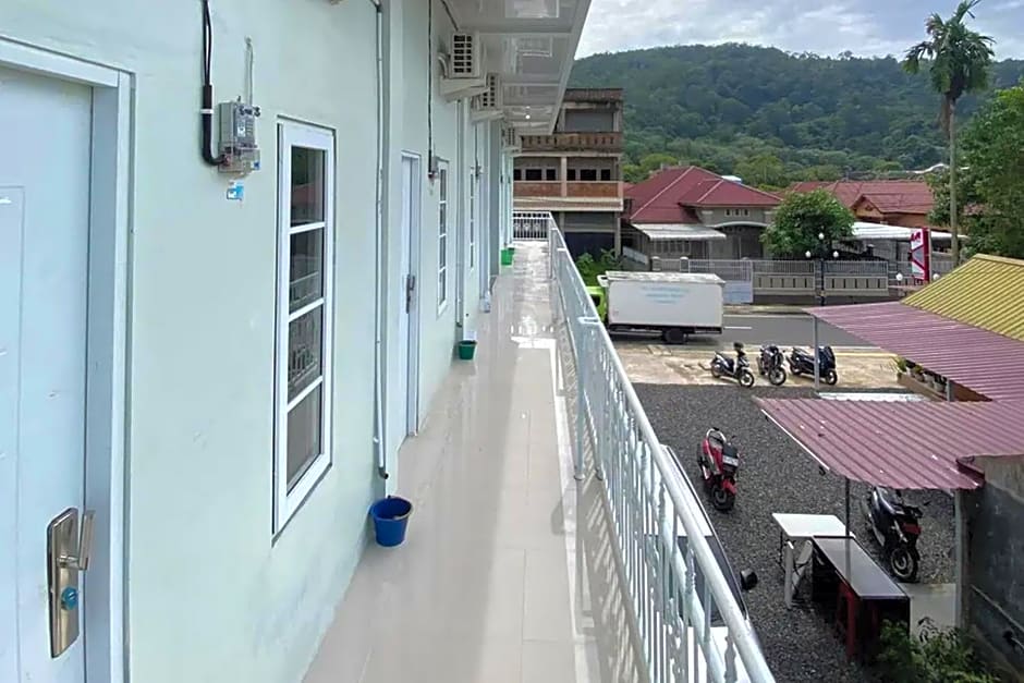 RedDoorz Syariah near Kantor Bupati Pantai Pandan Sibolga