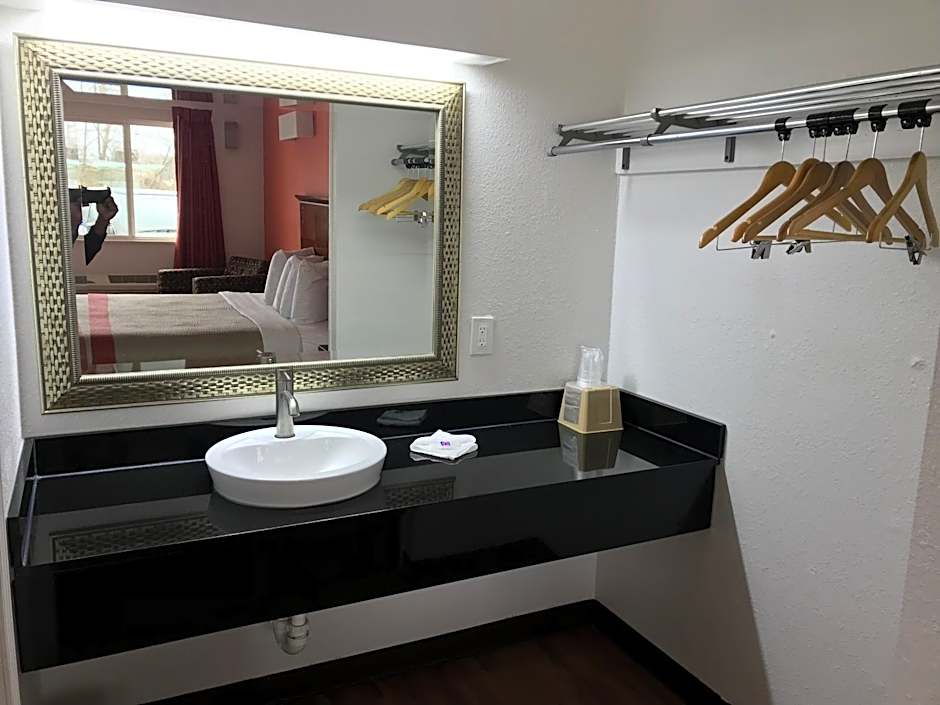 Motel 6-Alma, AR l-40